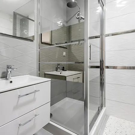 Shortstaypoland Przeworska B42 *
